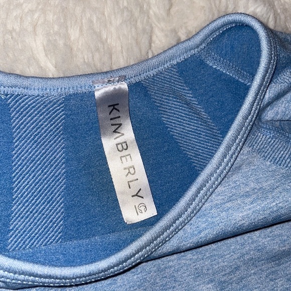 **SOLD**EUC Women’s Workout Set. Size L🩵 - Picture 3 of 4